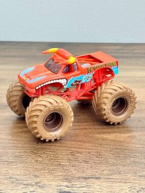 Monster Jam 1:64 El Toro Loco Mystery Mudder Monster Truck Die Cast Blue Wings